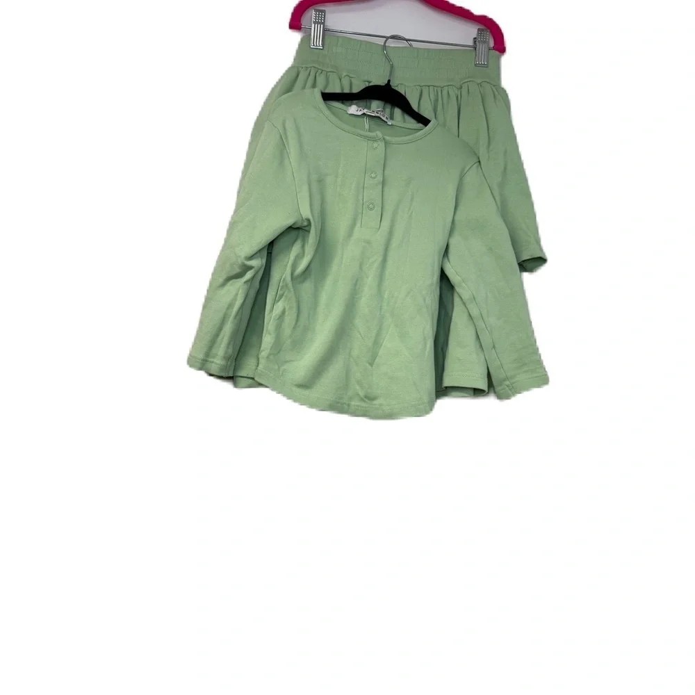 Girls Mint Green Top and Skirt Set Sz 8/10 casual fun cozy spring summer